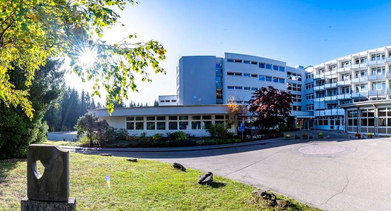 Außenaufnahme der MEDICLIN Albert Schweitzer Klinik