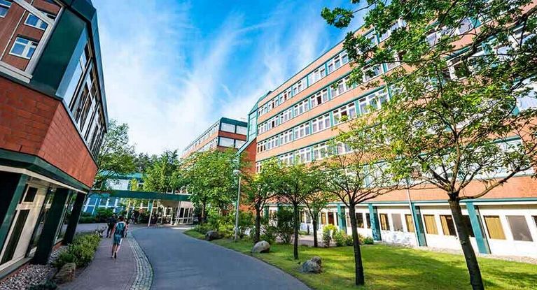 Eingang MEDICLNI Klinikum Soltau 